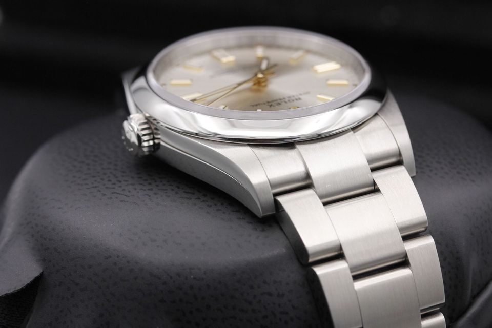 Rolex Oyster Perpetual 126000 Image 4
